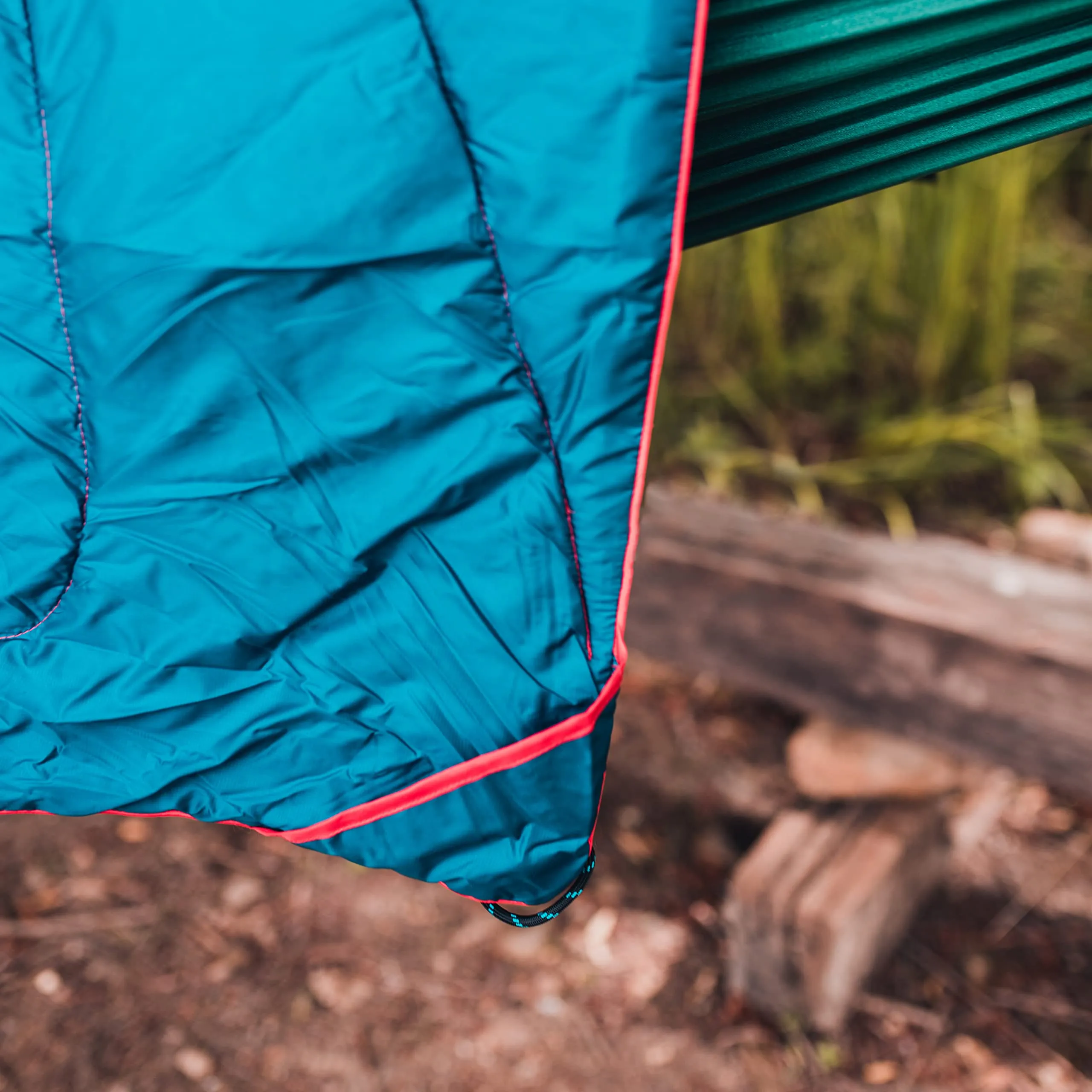 4Monster Water-resistant Double Puffy Camping Packable Blanket